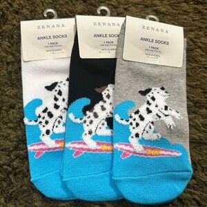 NWT Zenana Outfitters Women’s Surfing Dog Ankle Socks 3 Pairs